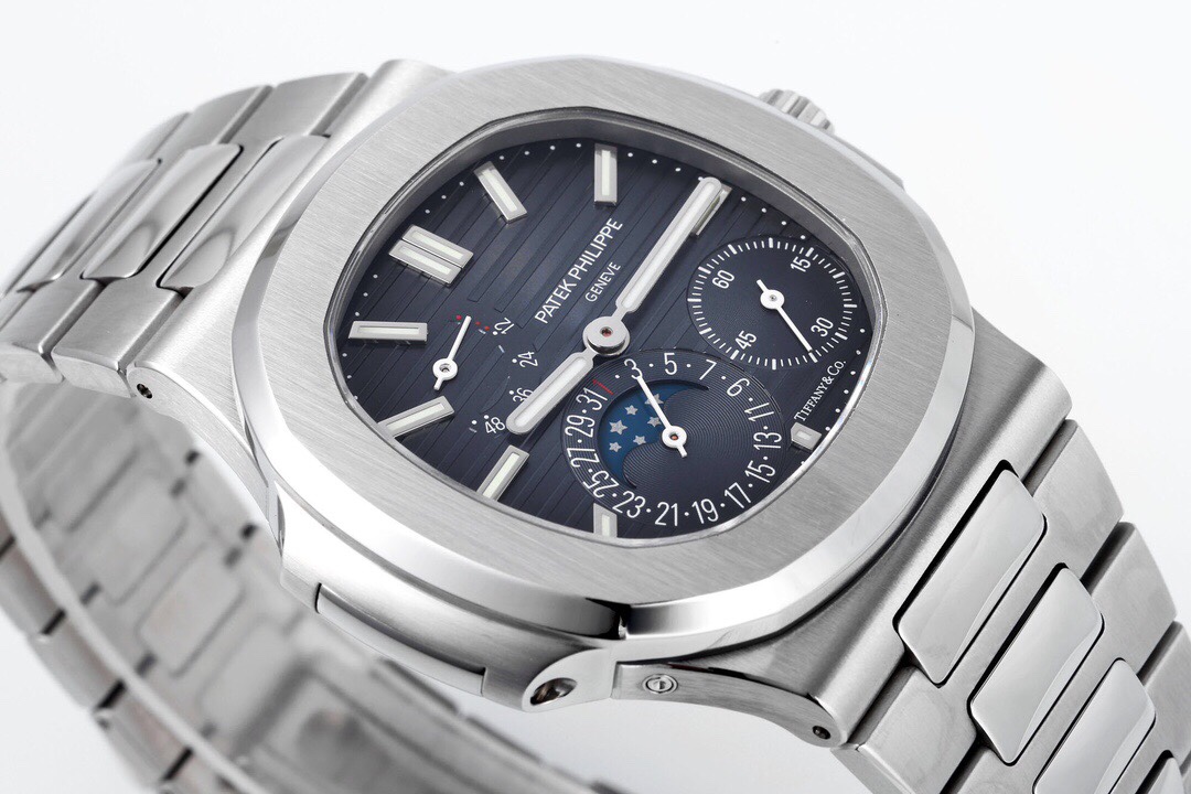 Patek Philippe Nautilus 5712A-002 Automatic 40mm Gray-Blue Dial Tiffany & Co. Co‑Branded - Image 4