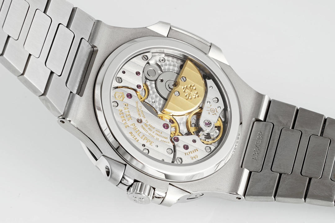 Patek Philippe Nautilus 5712A-002 Automatic 40mm Gray-Blue Dial Tiffany & Co. Co‑Branded - Image 8