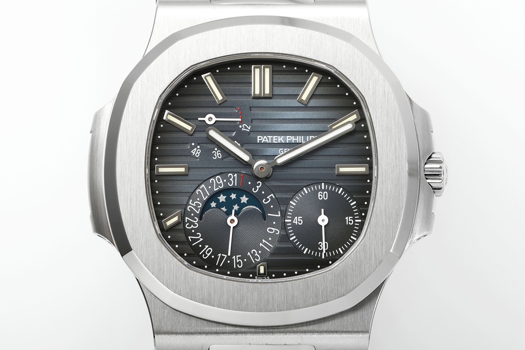 Patek Philippe Nautilus 40mm Blue Dial 18K White Gold - Image 2