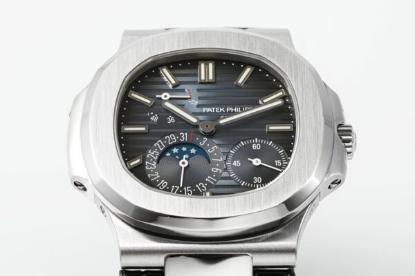 Patek Philippe Nautilus 40mm Blue Dial 18K White Gold - Image 3