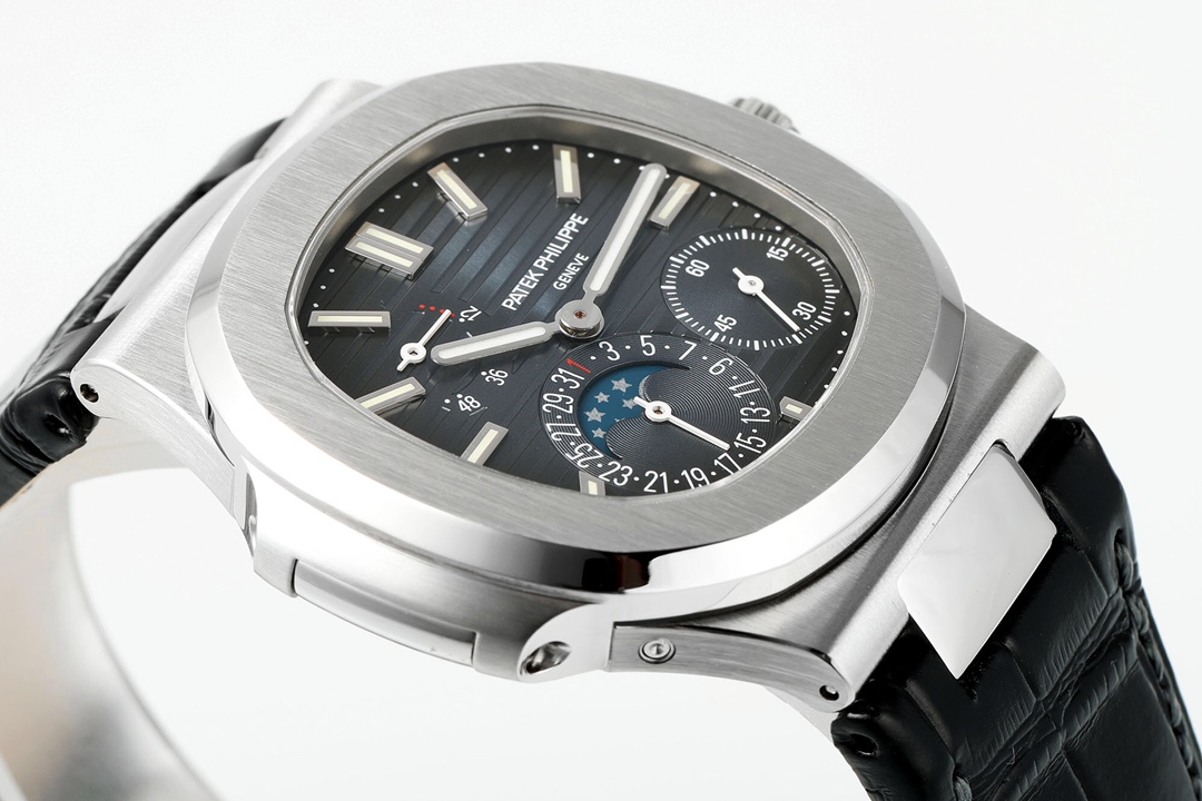 Patek Philippe Nautilus 40mm Blue Dial 18K White Gold - Image 4