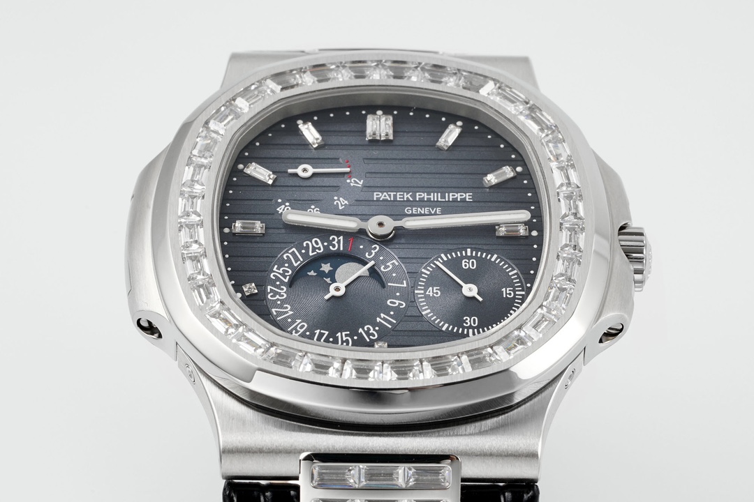 Patek Philippe Nautilus 40mm Blue Dial White Gold & Diamond Bezel - Image 3
