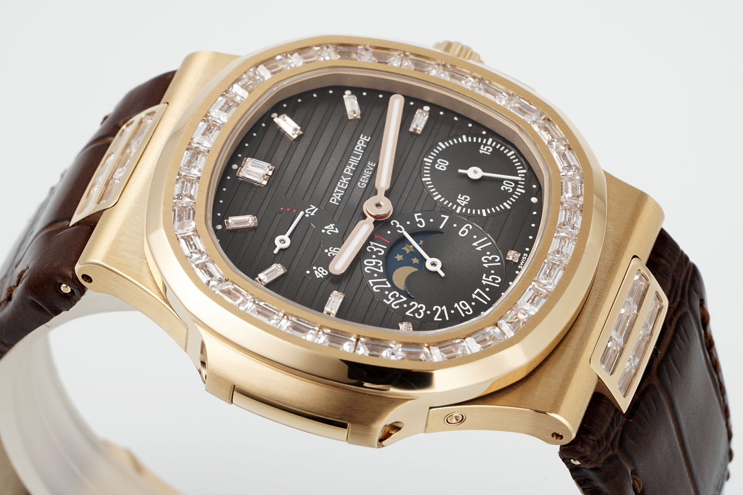 Patek Philippe Nautilus 40mm Brown Dial Rose Gold & Diamond Bezel - Image 4