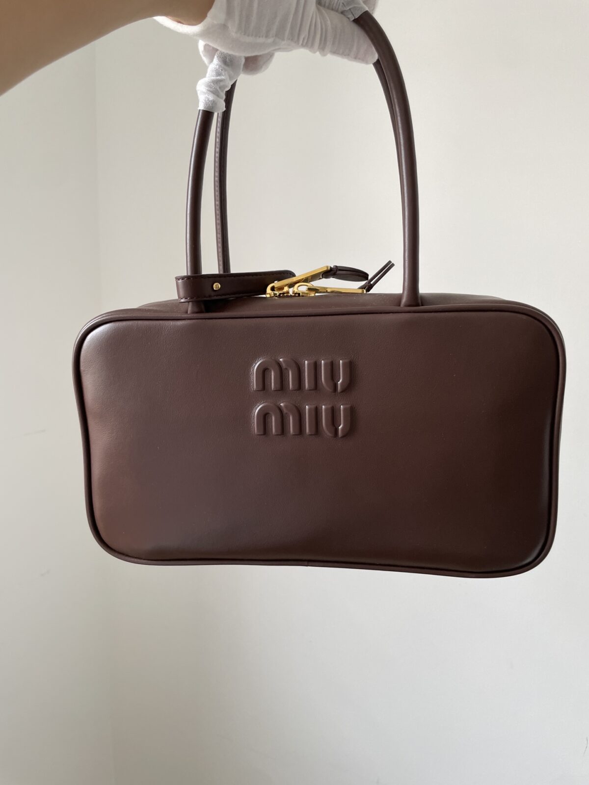 MIU MIU Beau Calfskin Handbag with Embossed Logo – Heather Wood - Image 2