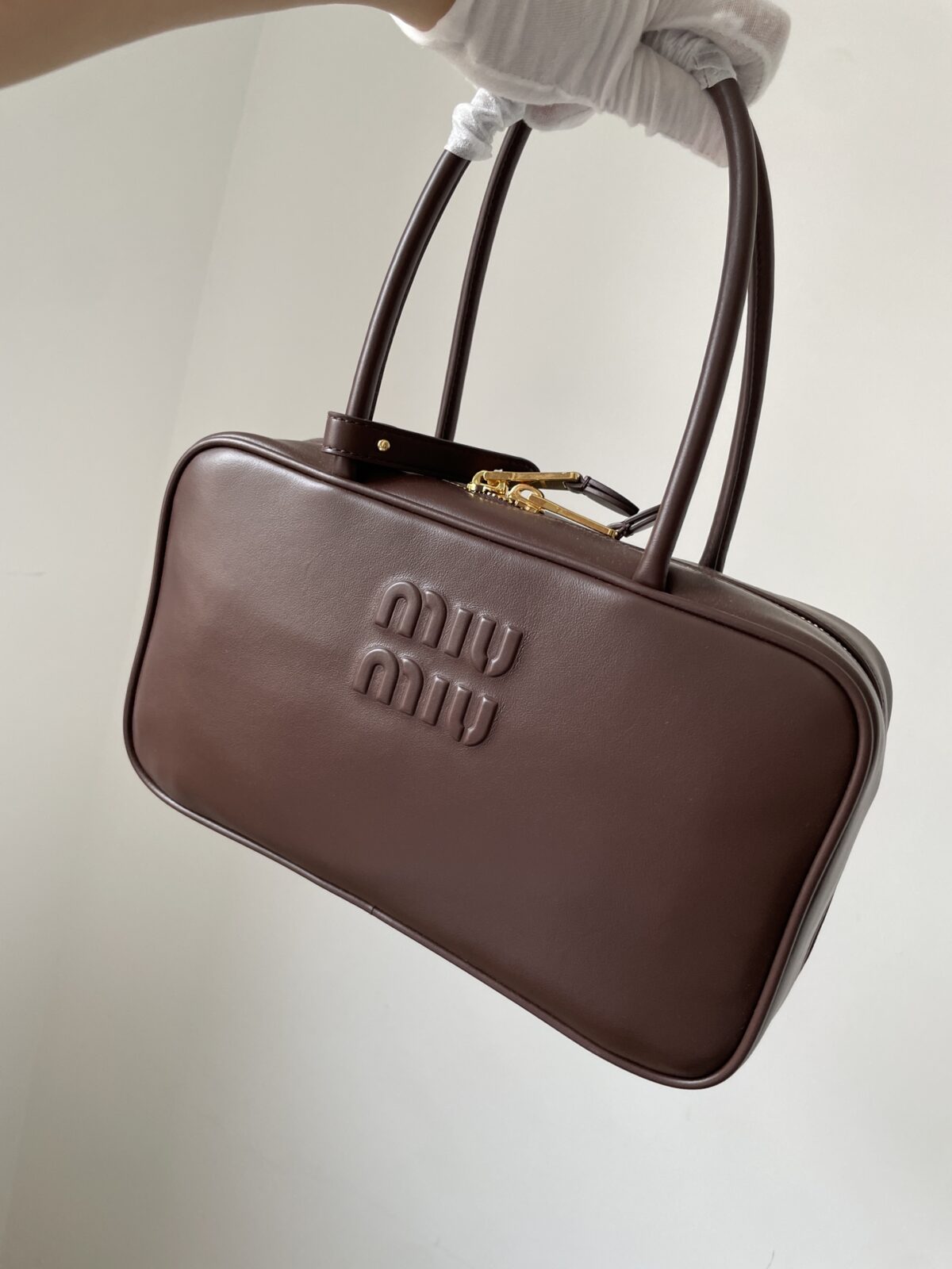 MIU MIU Beau Calfskin Handbag with Embossed Logo – Heather Wood - Image 3