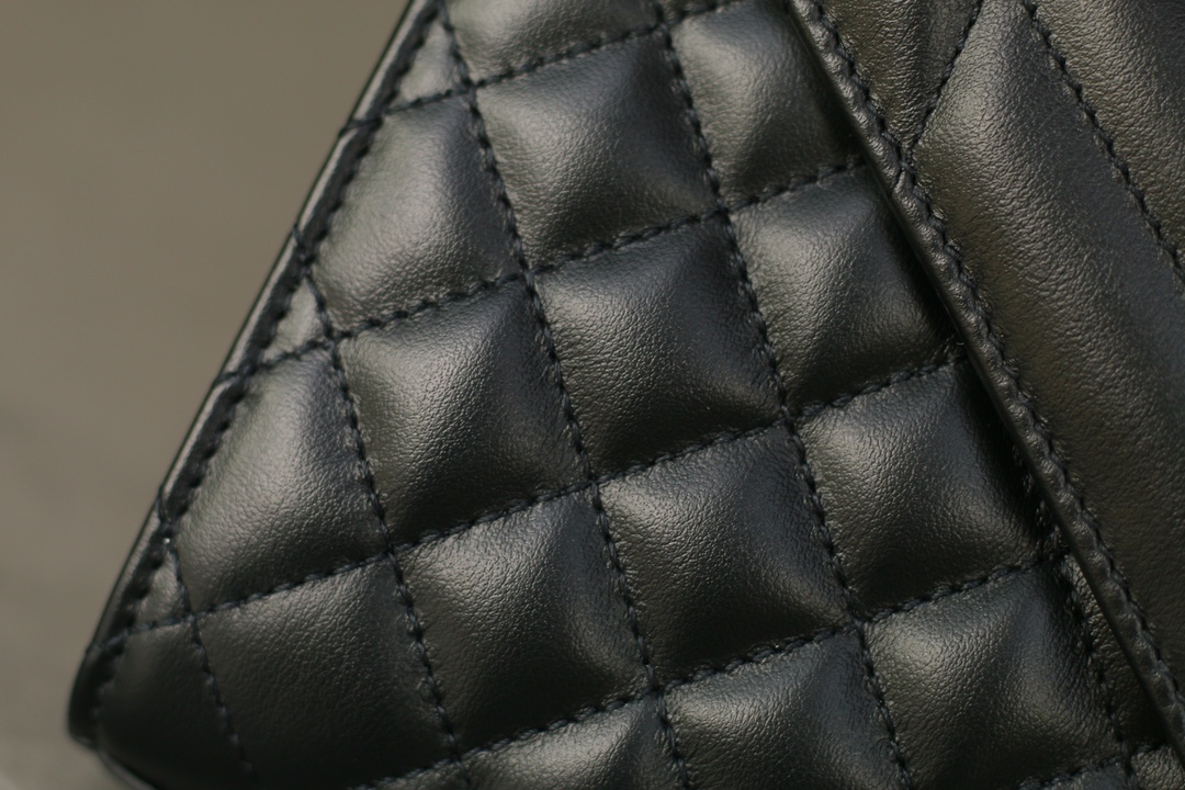 SAINT LAURENT YSL ENVELOPE Quilted Leather Chain Bag Black - Image 7