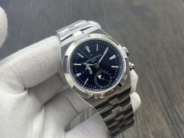 Vacheron Constantin Overseas Automatic 41mm Blue Dial Stainless Steel Watch - Image 2