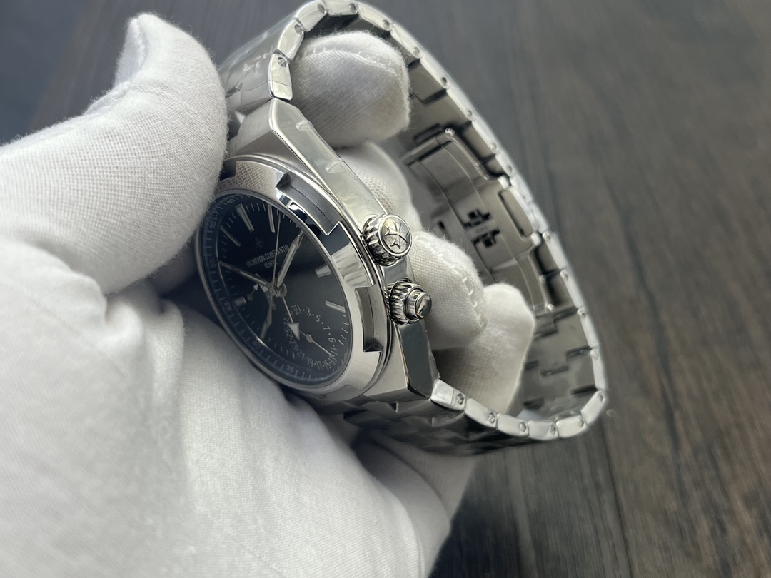Vacheron Constantin Overseas Automatic 41mm Blue Dial Stainless Steel Watch - Image 7