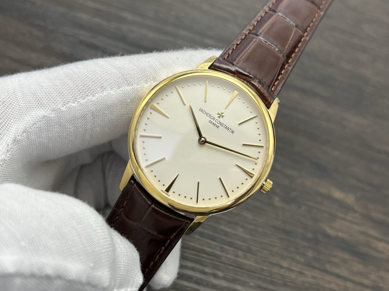 VACHERON CONSTANTIN Patrimony Manual Mechanical Watch 40mm White Dial Yellow Gold Case - Image 4