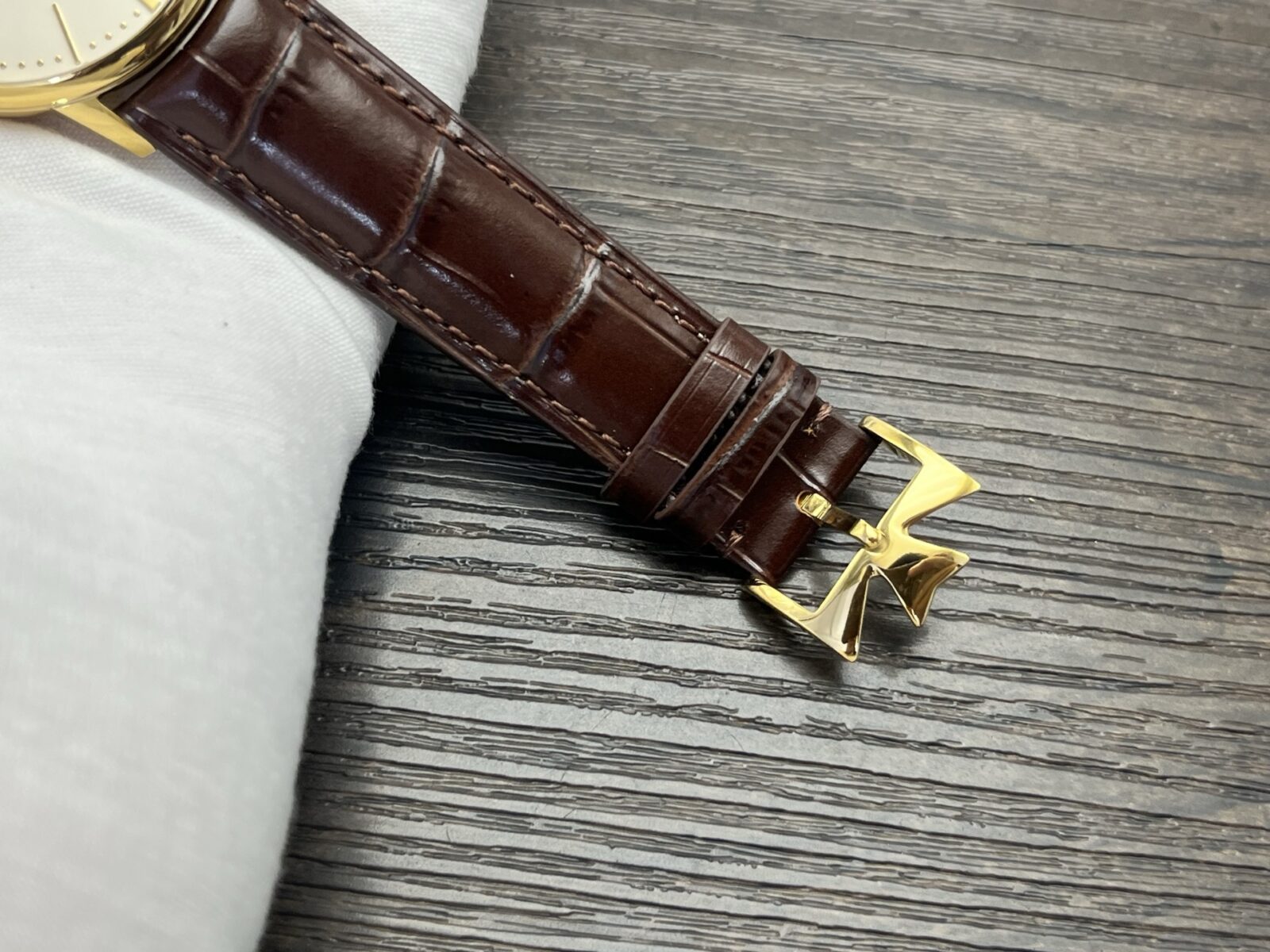 VACHERON CONSTANTIN Patrimony Manual Mechanical Watch 40mm White Dial Yellow Gold Case - Image 9