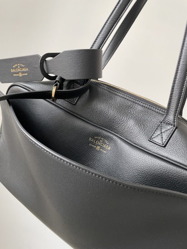 Balenciaga Carrie Logo Embossed Gold-Foil Medium Bowling Bag in Calfskin Leather – Black - Image 4