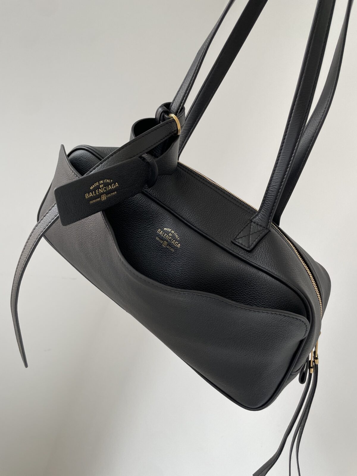 Balenciaga Carrie Logo Embossed Gold-Foil Small Bowling Bag in Calfskin Leather – Black - Image 10