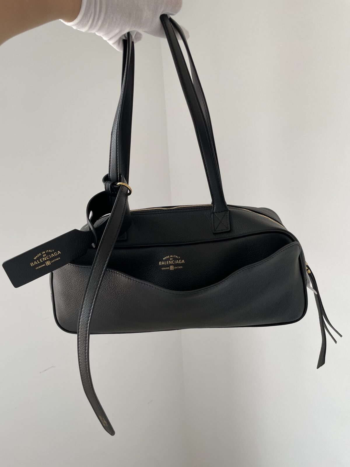 Balenciaga Carrie Logo Embossed Gold-Foil Small Bowling Bag in Calfskin Leather – Black - Image 2