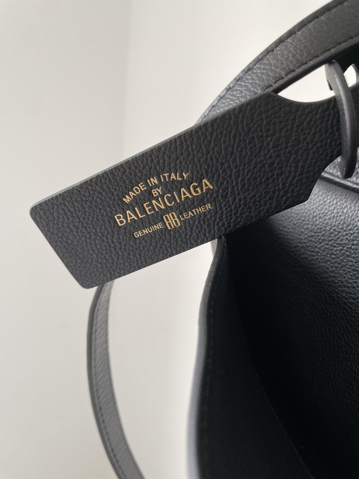 Balenciaga Carrie Logo Embossed Gold-Foil Small Bowling Bag in Calfskin Leather – Black - Image 4