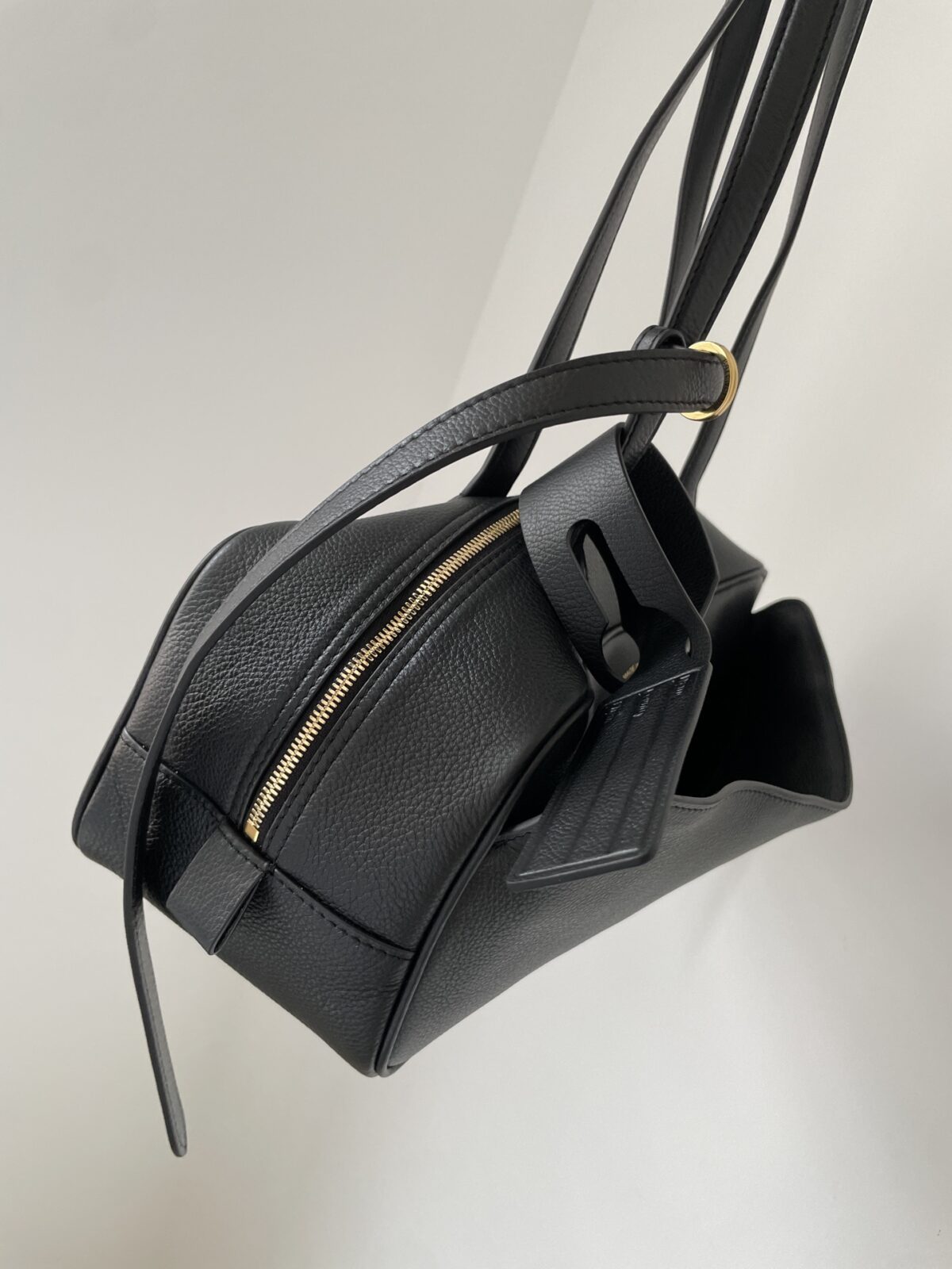 Balenciaga Carrie Logo Embossed Gold-Foil Small Bowling Bag in Calfskin Leather – Black - Image 7