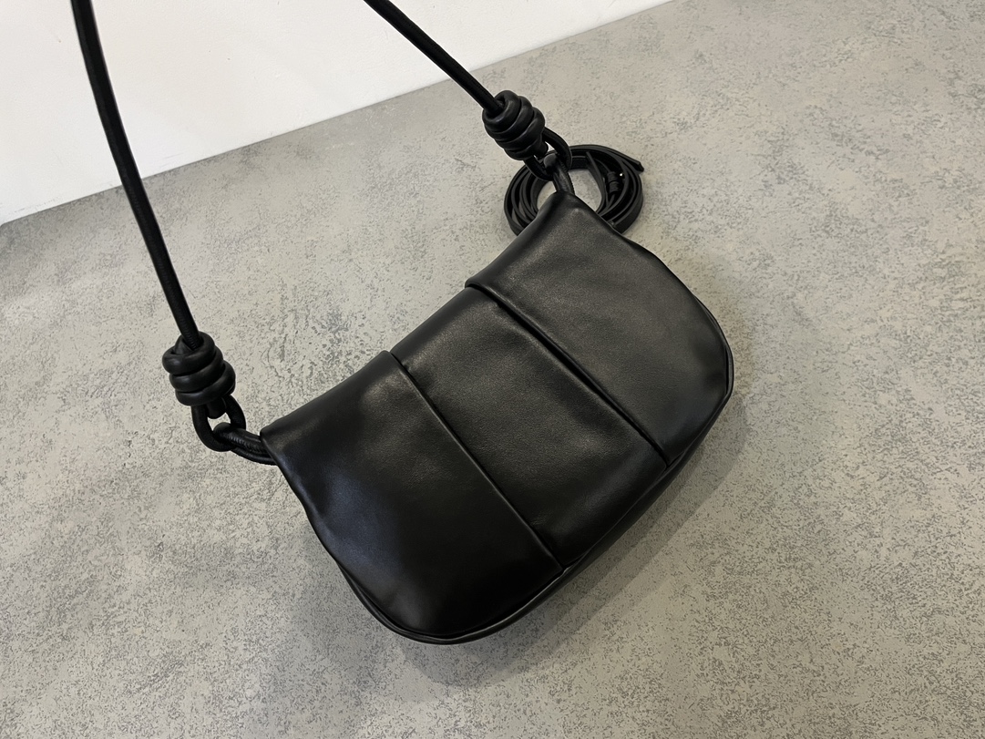 LOEWE Paseo Nappa Calfskin Shoulder Crossbody Bag with Magnetic Closure – Black - Image 5