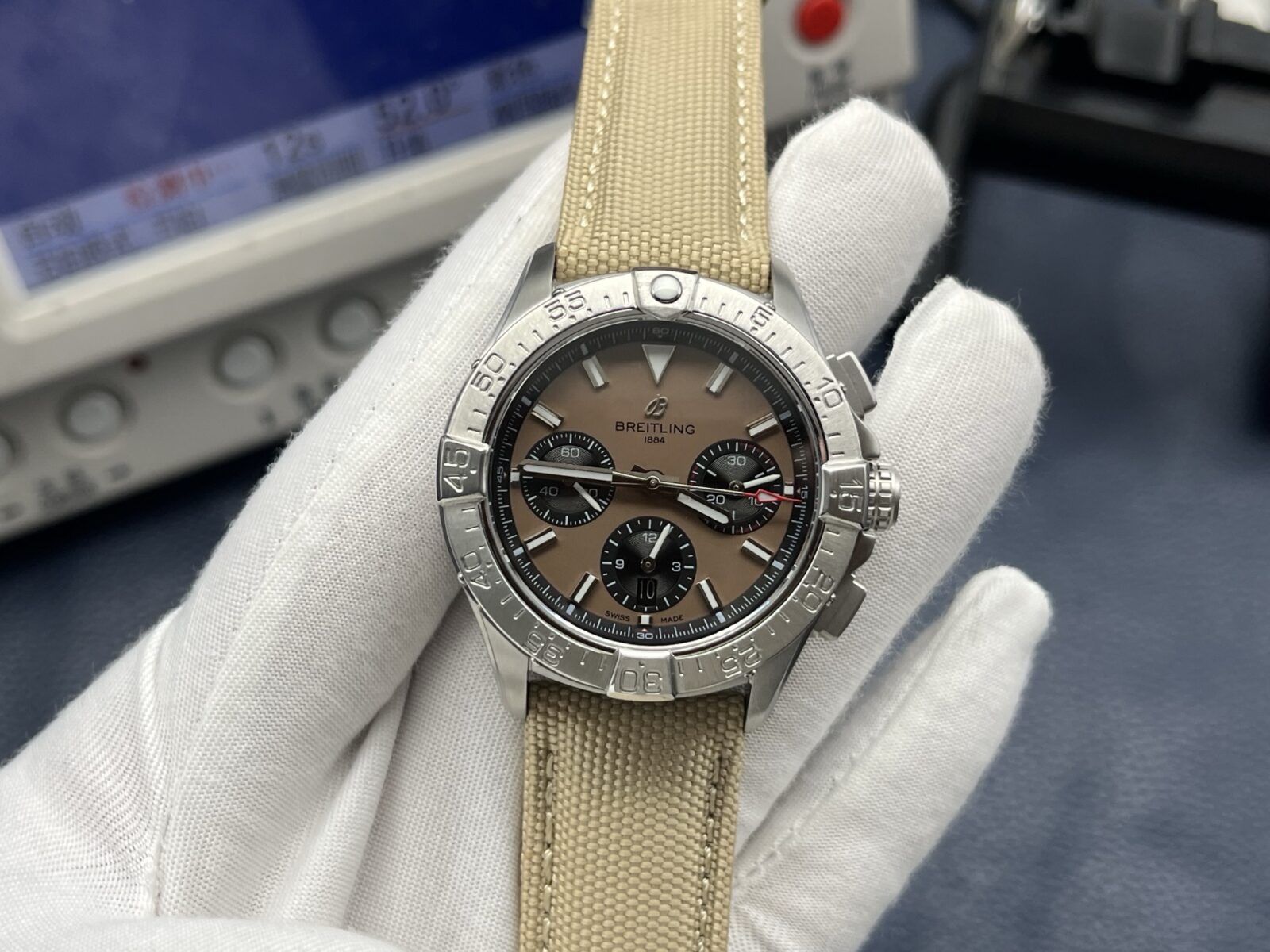 Breitling Avenger Automatic Chronograph Men’s Watch 44mm Brown Dial Stainless Steel Case with Leather Strap - Image 3
