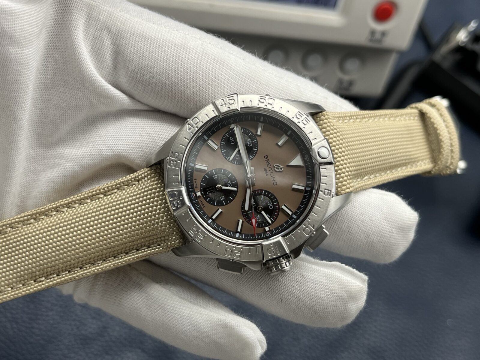 Breitling Avenger Automatic Chronograph Men’s Watch 44mm Brown Dial Stainless Steel Case with Leather Strap - Image 4