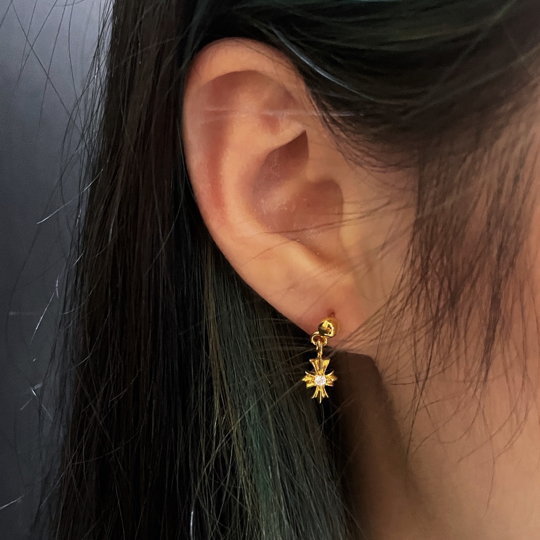 Chrome Hearts Gold-Plated Cross Earrings with Diamonds - Image 8