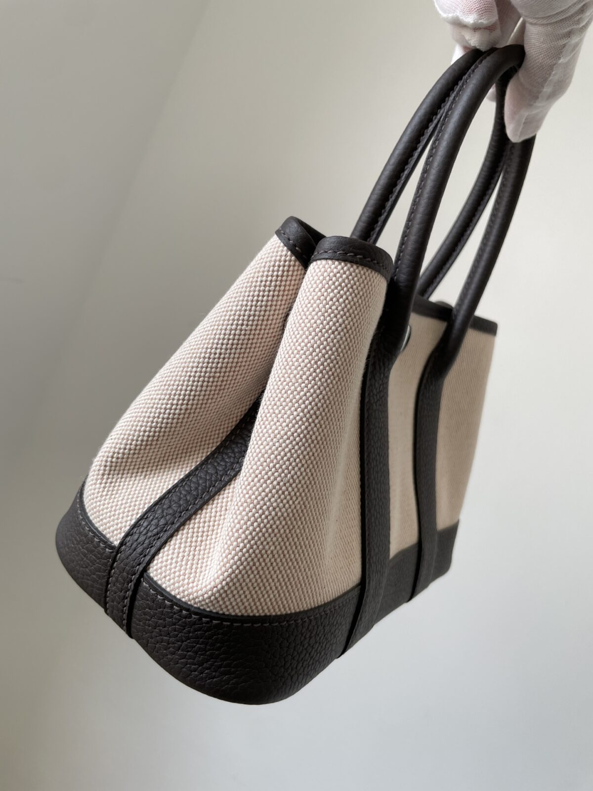 HERMES NEO Garden 23 Canvas and Leather Mini Tote Bag – Beige / Natural and Ebony Black - Image 4