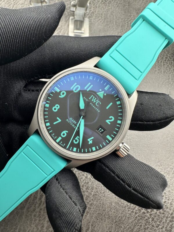 IWC Pilot’s Watch Mercedes-AMG Petronas Team Special Edition Automatic Mechanical Movement 100M Water Resistant Men’s Watch Swiss Watch 40mm Black Dial Titanium Case Rubber Strap - Image 4