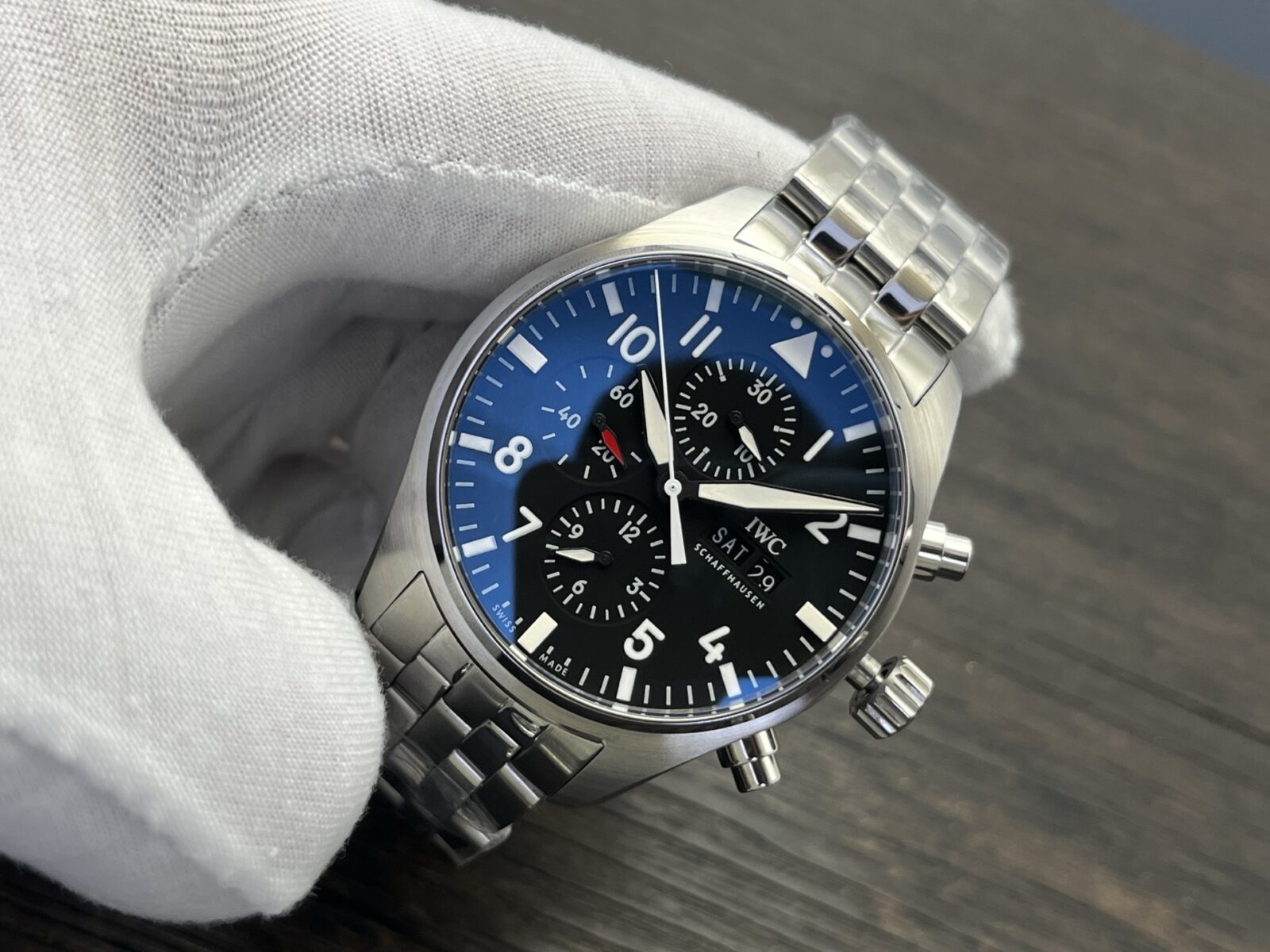 IWC Pilot’s Watch Chronograph IW377710 – 43mm Black Dial Stainless Steel Bracelet - Image 4