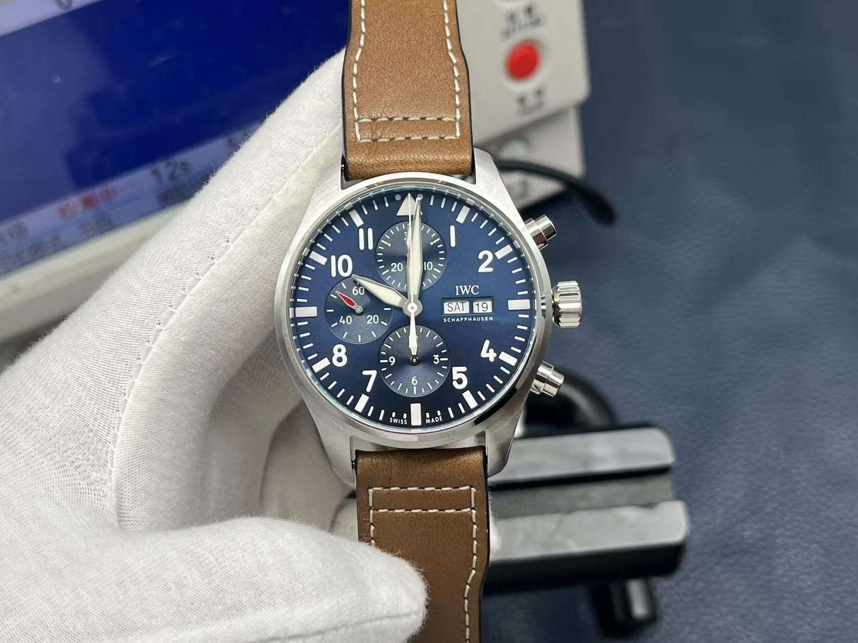 IWC Pilot’s Watch IW377714 – 43mm Blue Dial Leather Strap - Image 3