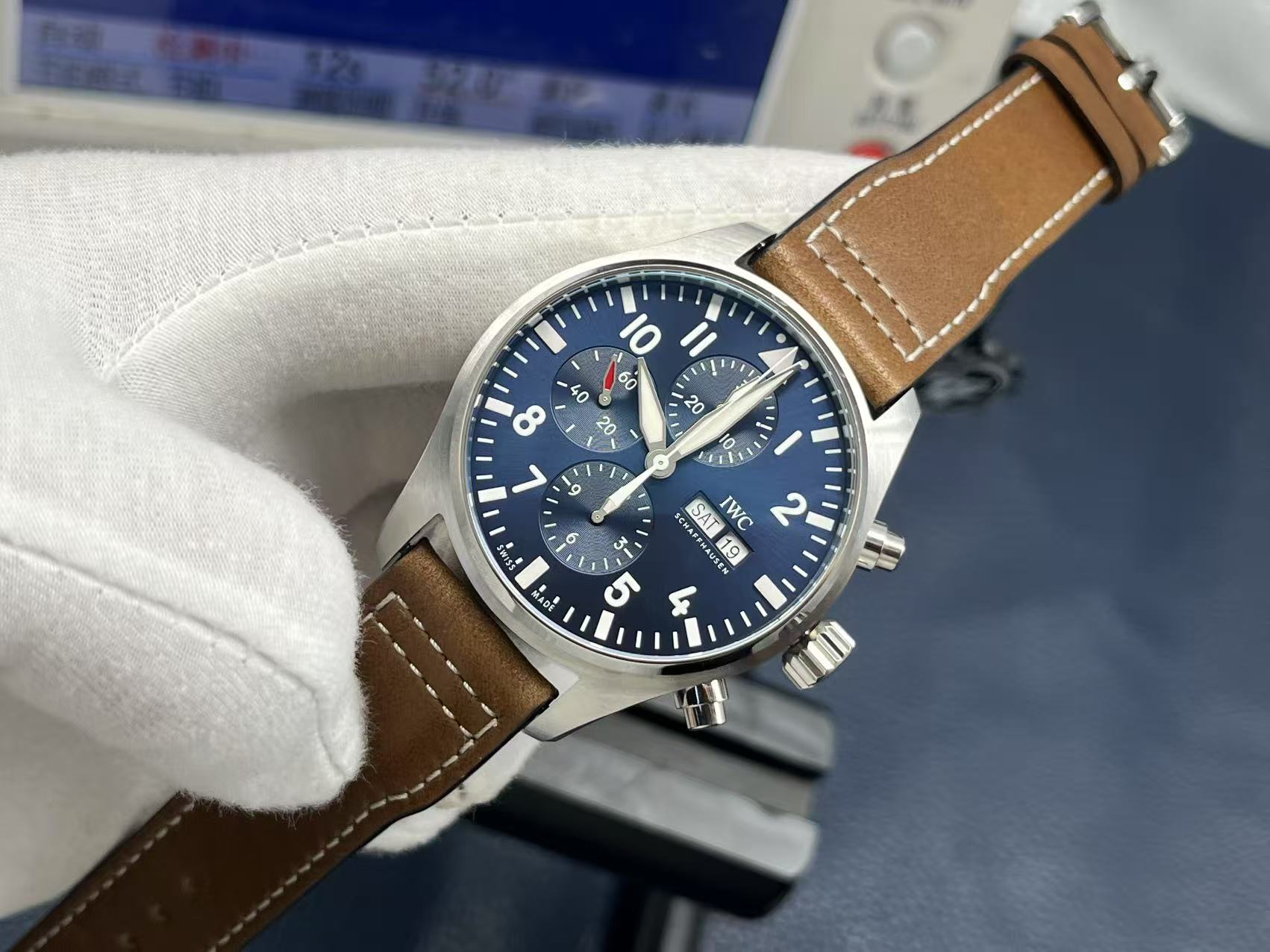 IWC Pilot’s Watch IW377714 – 43mm Blue Dial Leather Strap - Image 4