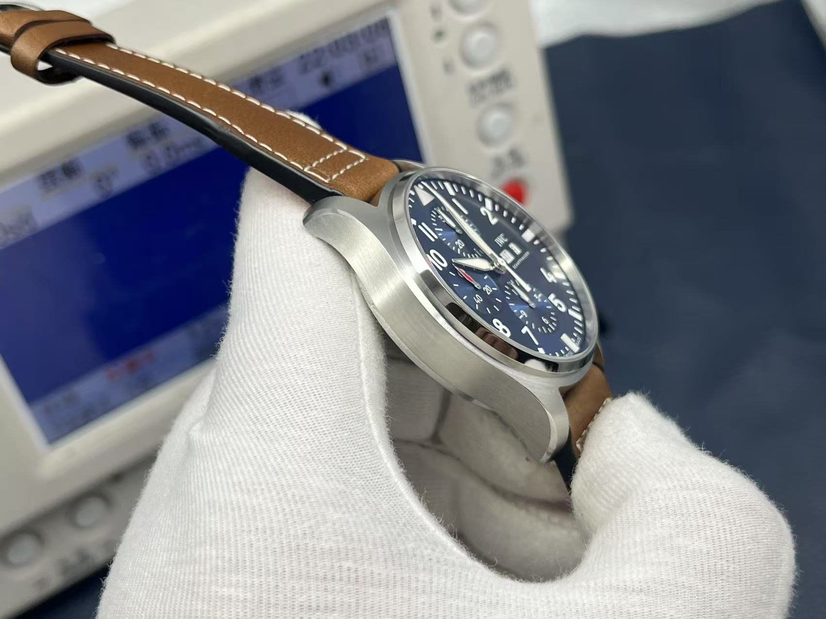 IWC Pilot’s Watch IW377714 – 43mm Blue Dial Leather Strap - Image 6