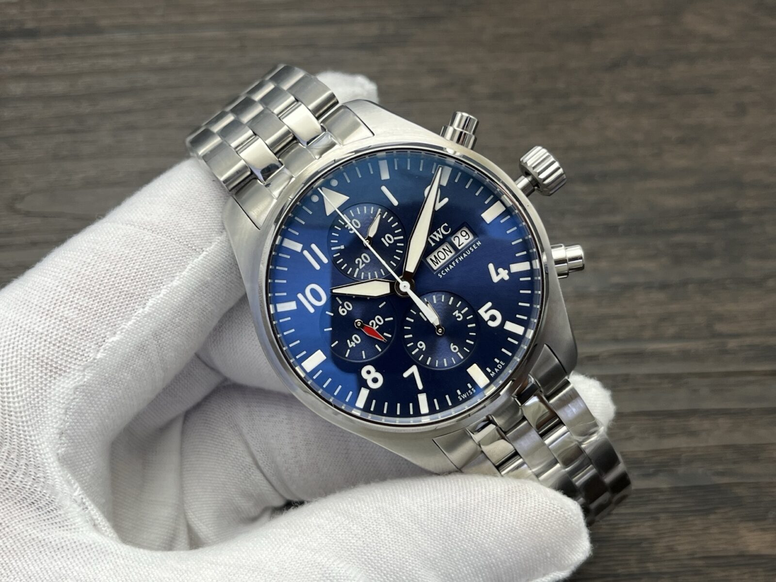 IWC Pilot’s Watch ‘Le Petit Prince’ IW377717 – 43mm Blue Dial Stainless Steel Bracelet - Image 2