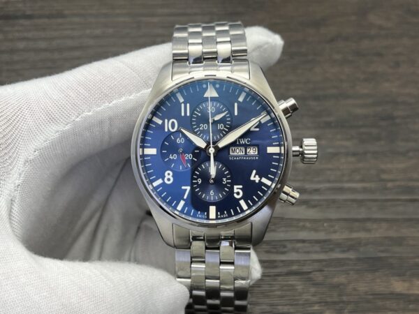 IWC Pilot’s Watch ‘Le Petit Prince’ IW377717 – 43mm Blue Dial Stainless Steel Bracelet - Image 3