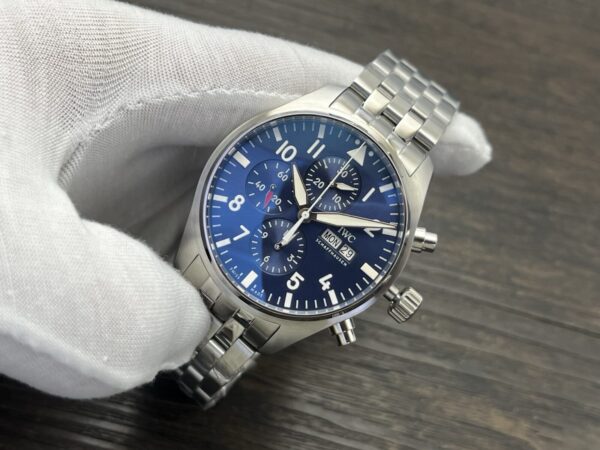 IWC Pilot’s Watch ‘Le Petit Prince’ IW377717 – 43mm Blue Dial Stainless Steel Bracelet - Image 4