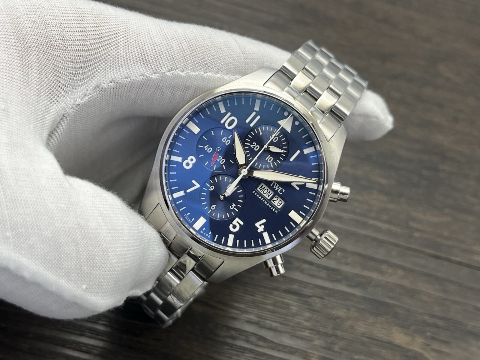 IWC Pilot’s Watch ‘Le Petit Prince’ IW377717 – 43mm Blue Dial Stainless Steel Bracelet - Image 4