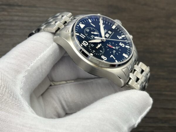IWC Pilot’s Watch IW378002 – 43mm Black Dial Stainless Steel Bracelet - Image 6