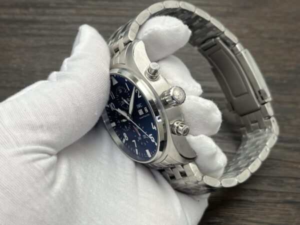 IWC Pilot’s Watch IW378002 – 43mm Black Dial Stainless Steel Bracelet - Image 7