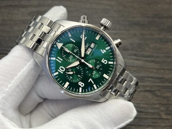 IWC Pilot’s Watch IW378006 – 43mm Green Dial Stainless Steel Bracelet - Image 5
