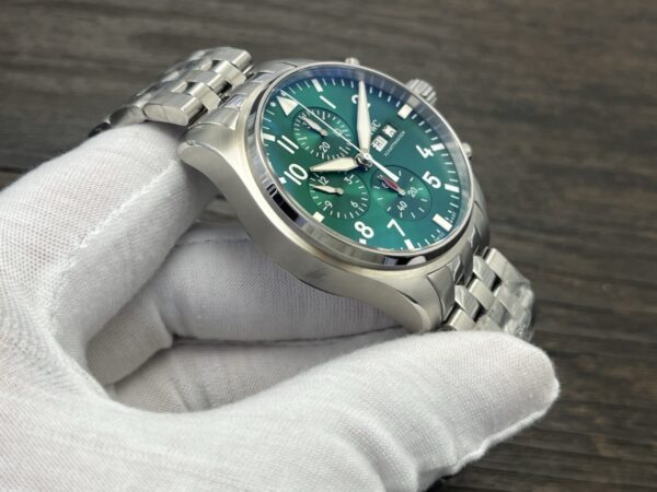 IWC Pilot’s Watch IW378006 – 43mm Green Dial Stainless Steel Bracelet - Image 6
