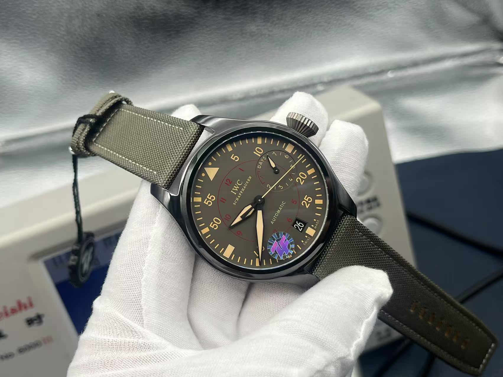 IWC Pilot’s Watch Automatic Mechanical Movement Power Reserve Date Display 60M Water Resistant Men’s Watch Swiss Watch 48.6mm Grey Dial Ceramic Case - Image 2