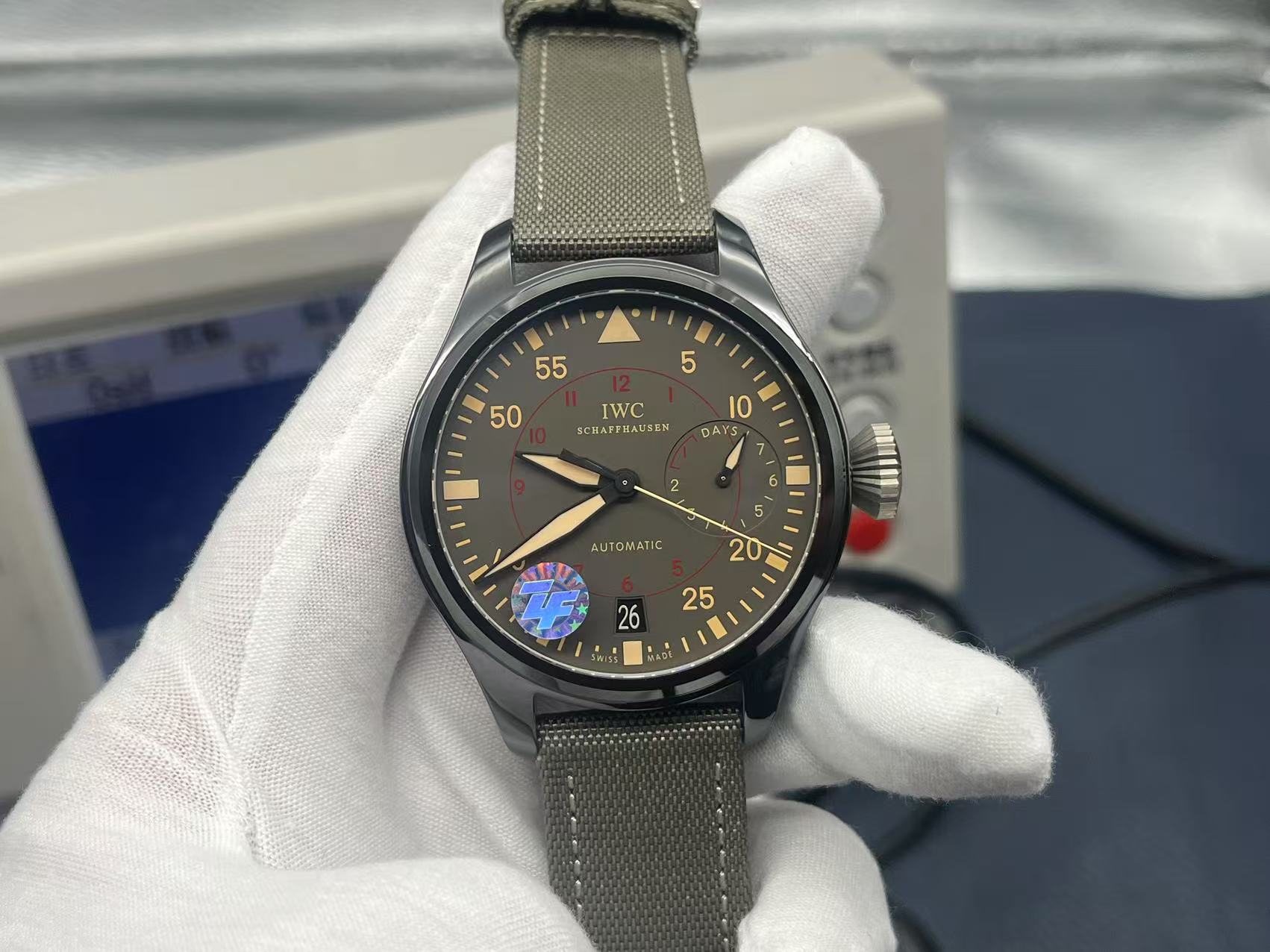 IWC Pilot’s Watch Automatic Mechanical Movement Power Reserve Date Display 60M Water Resistant Men’s Watch Swiss Watch 48.6mm Grey Dial Ceramic Case - Image 3