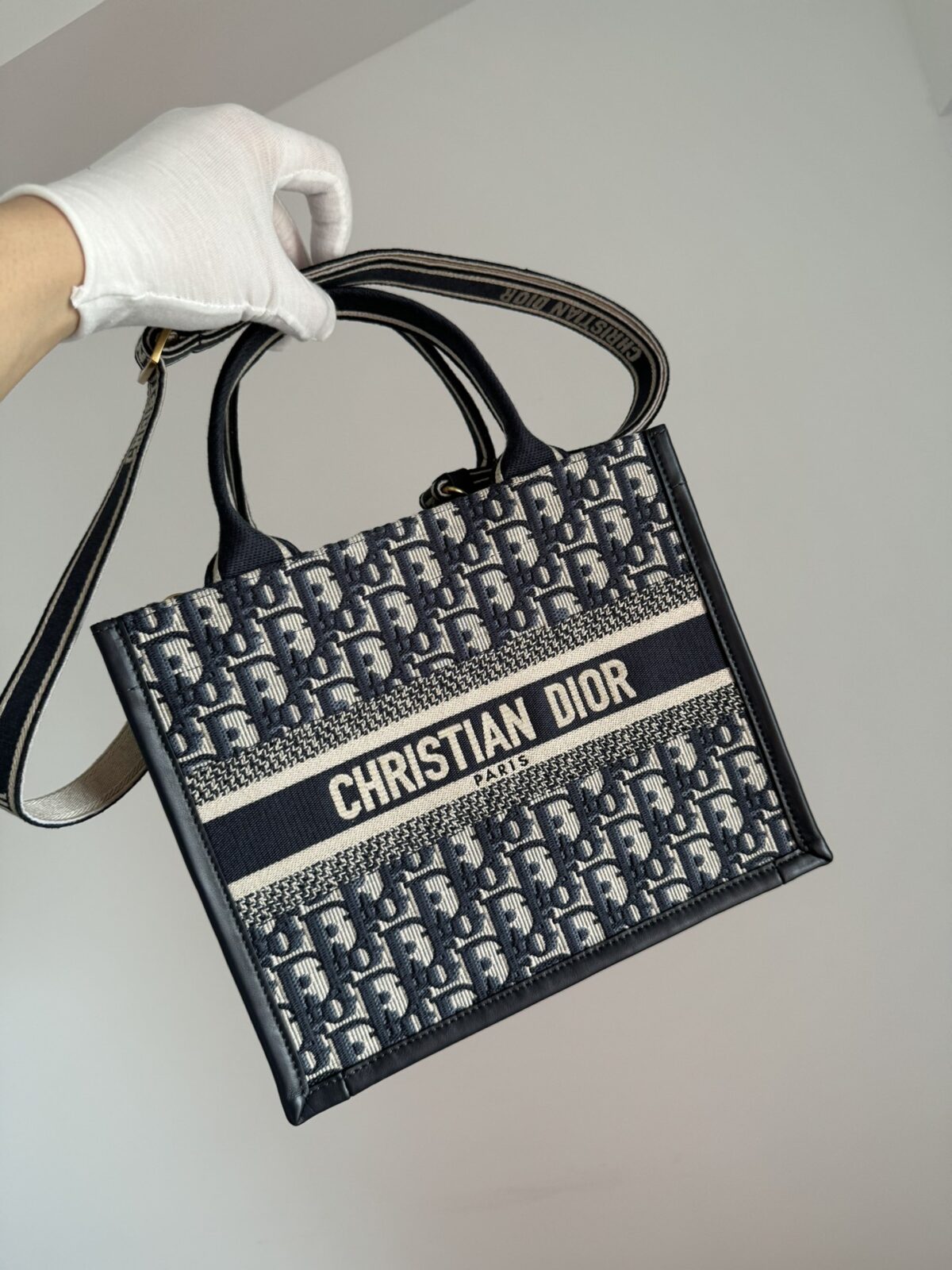 Dior Book Tote Medium Blue Oblique Embroidered Calfskin Bag - Image 2