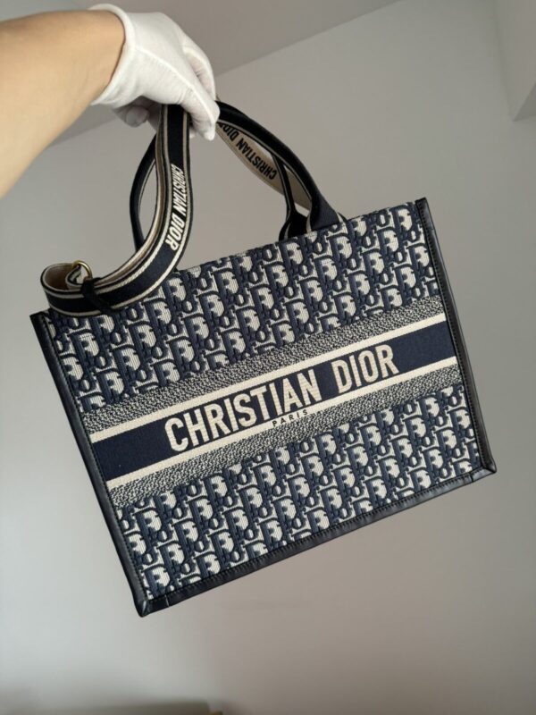 Dior Book Tote Medium Blue Oblique Embroidered Calfskin Bag - Image 4
