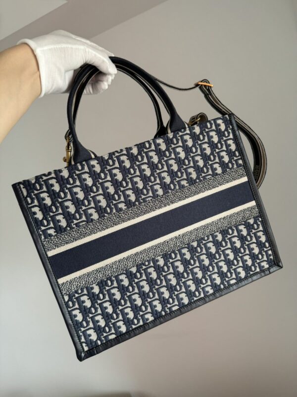 Dior Book Tote Medium Blue Oblique Embroidered Calfskin Bag - Image 7