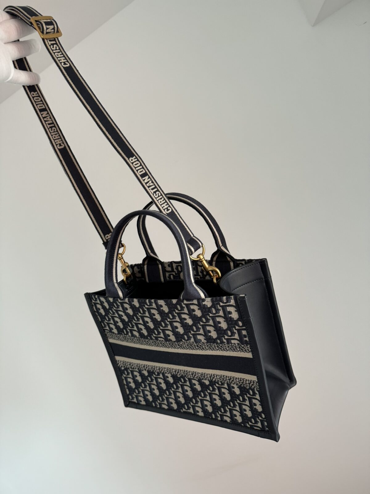 Dior Book Tote Small Blue Oblique Embroidered Calfskin Bag - Image 4
