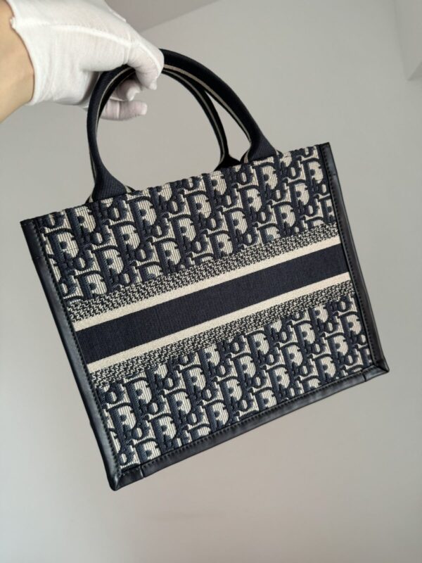 Dior Book Tote Small Blue Oblique Embroidered Calfskin Bag - Image 6
