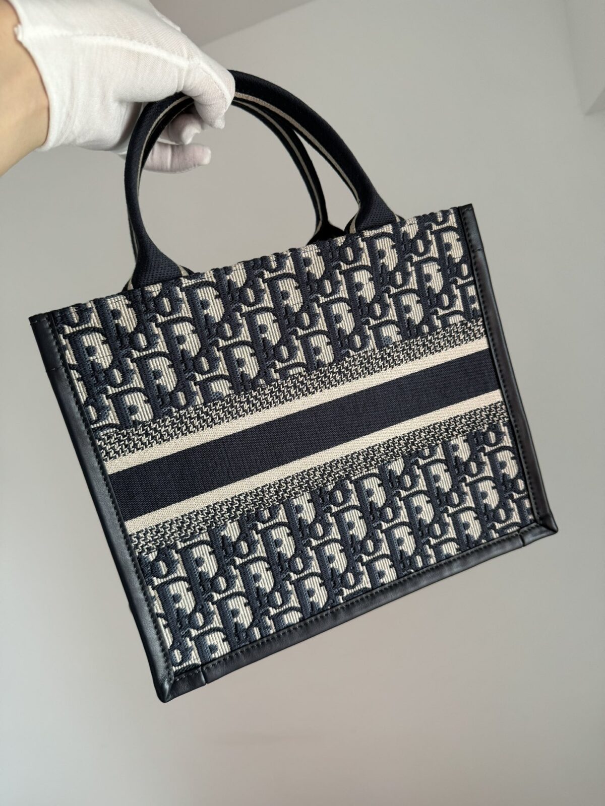 Dior Book Tote Small Blue Oblique Embroidered Calfskin Bag - Image 6