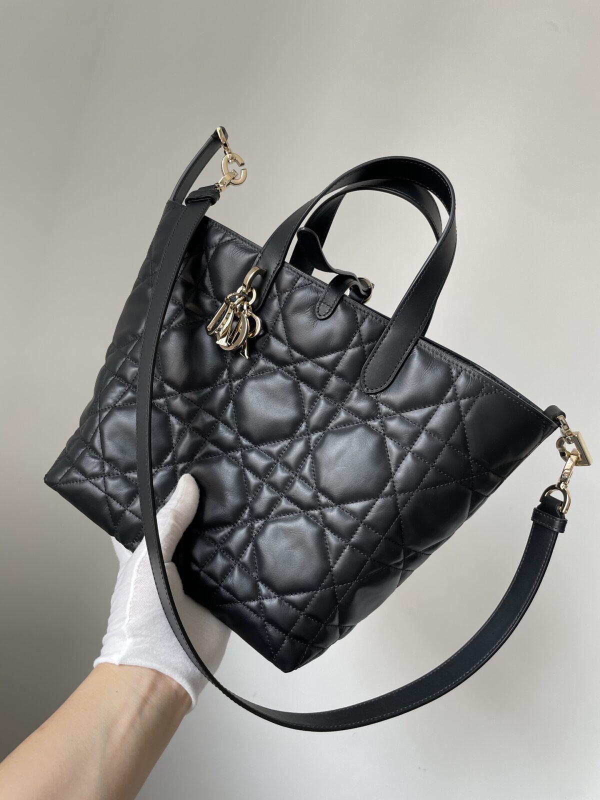 Dior Toujours Medium Black Cannage Calfskin Vertical Tote Bag - Image 2