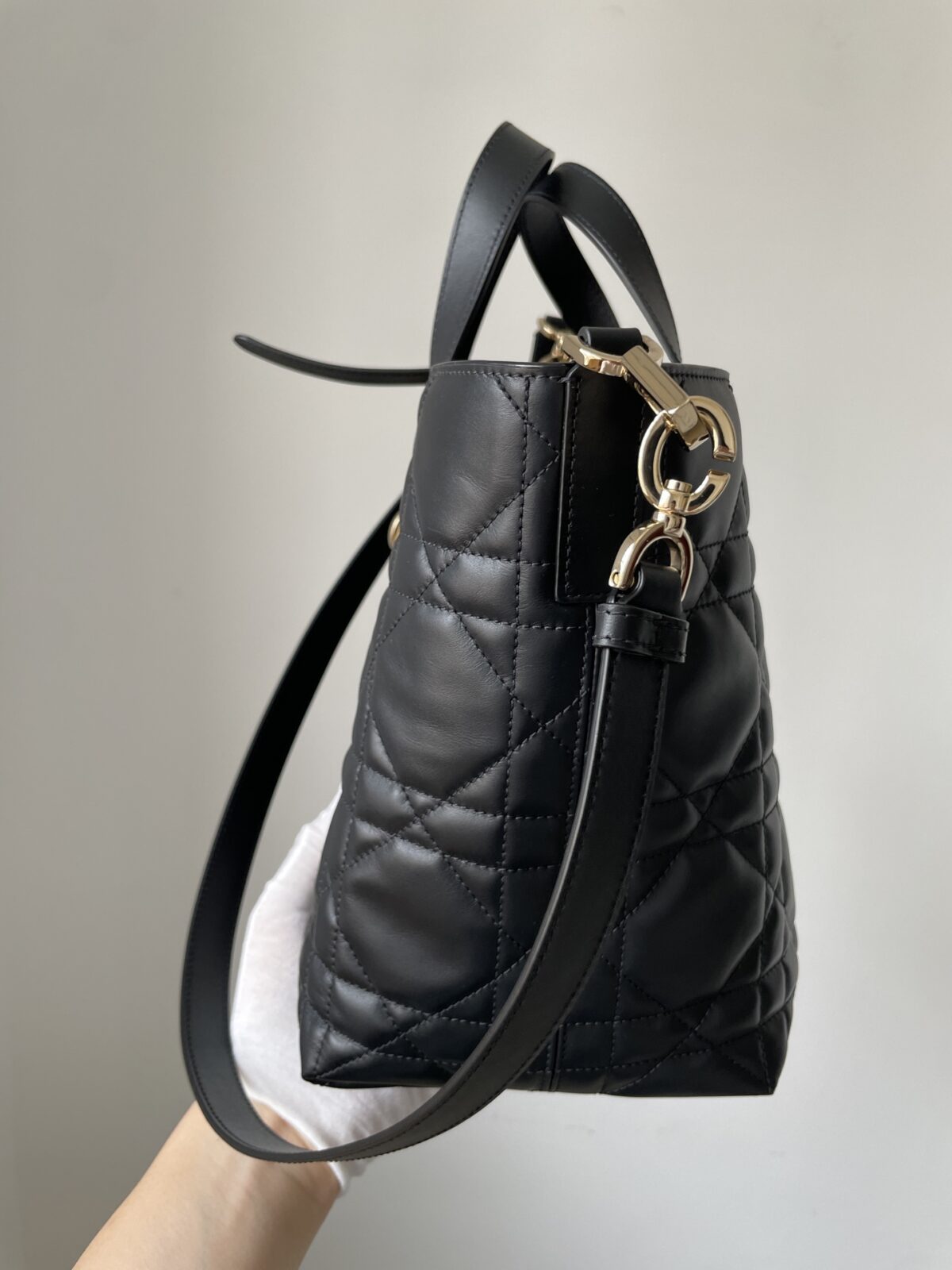 Dior Toujours Medium Black Cannage Calfskin Vertical Tote Bag - Image 4