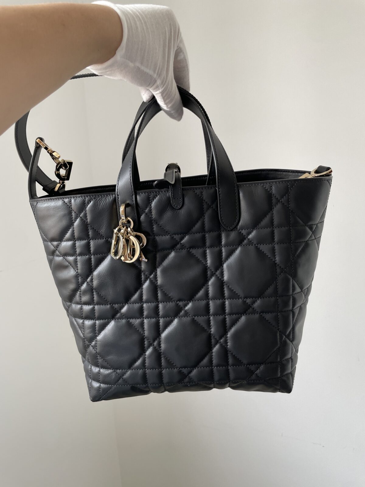 Dior Toujours Medium Black Cannage Calfskin Vertical Tote Bag - Image 7