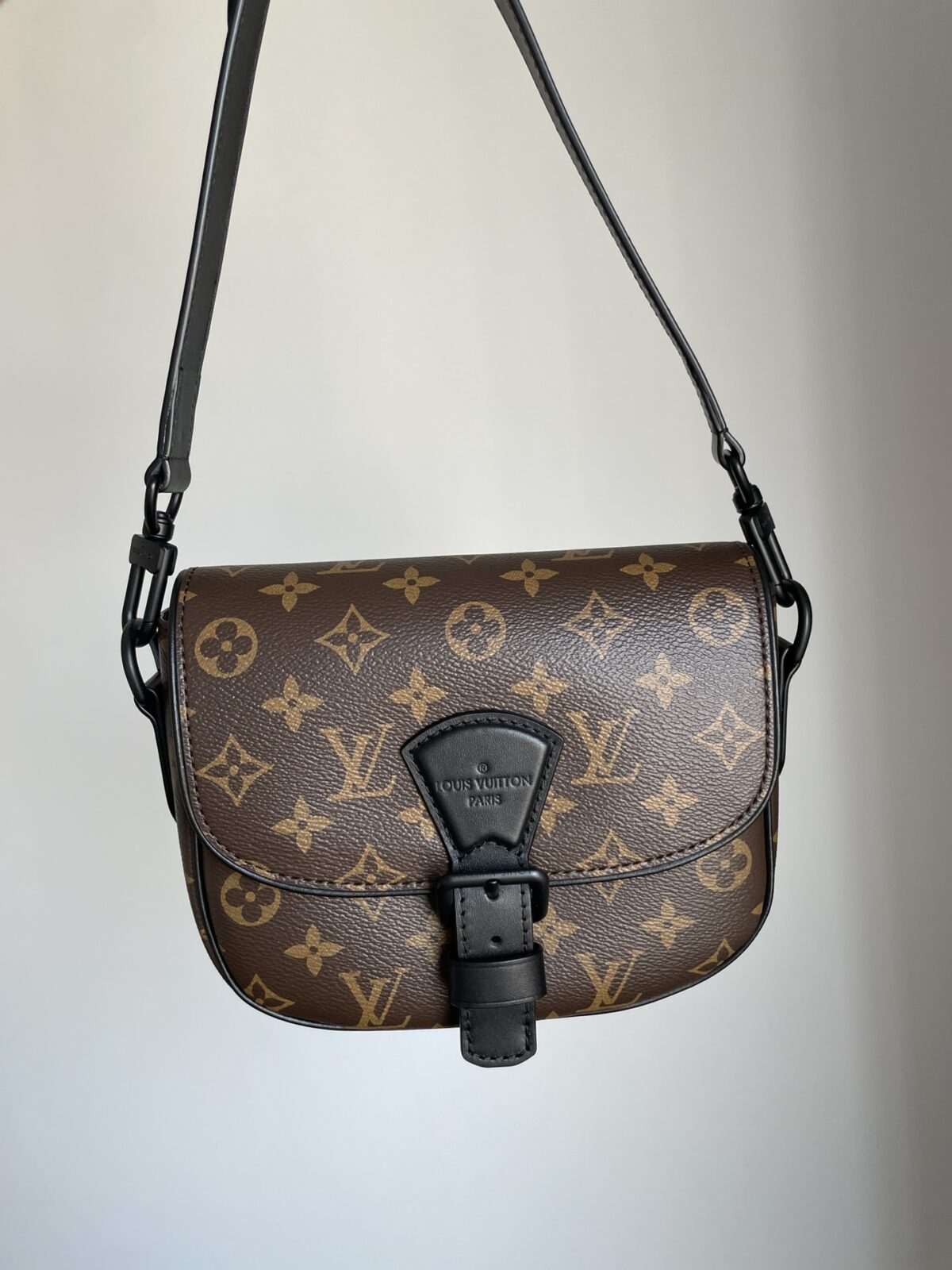 Louis Vuitton Montsouris Messenger Small Monogram Macassar - Image 2