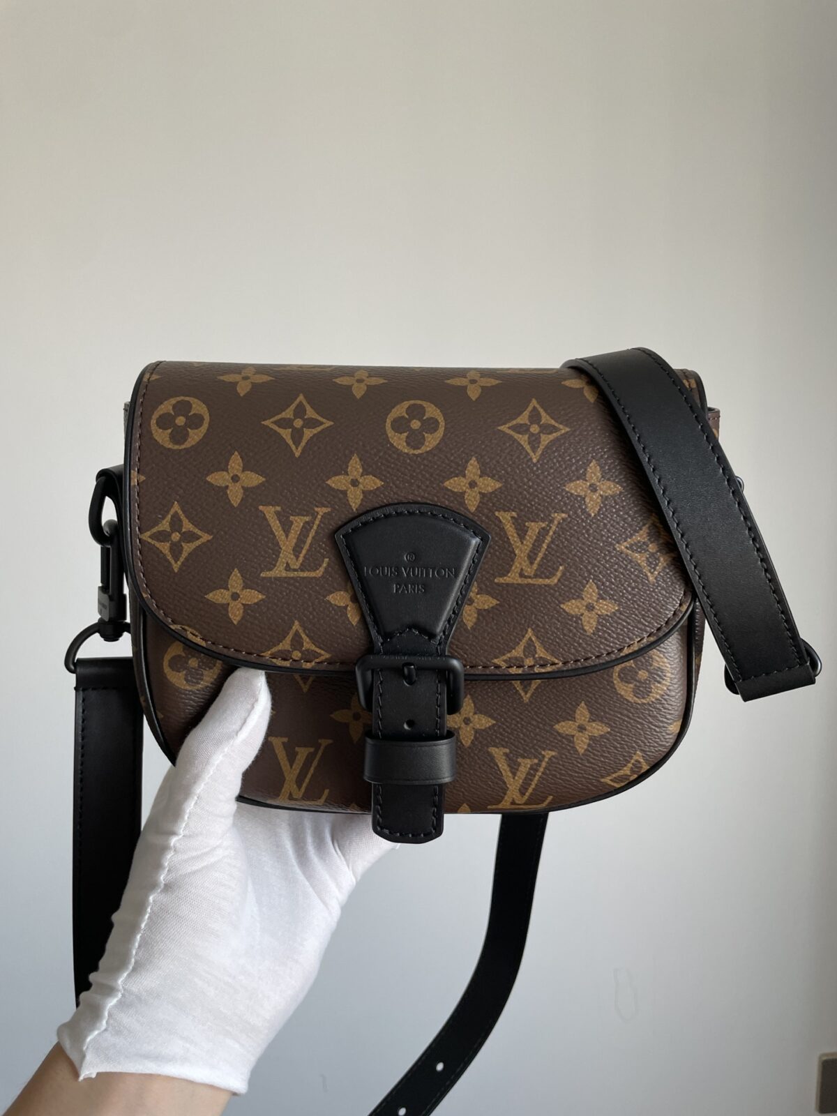 Louis Vuitton Montsouris Messenger Small Monogram Macassar - Image 3